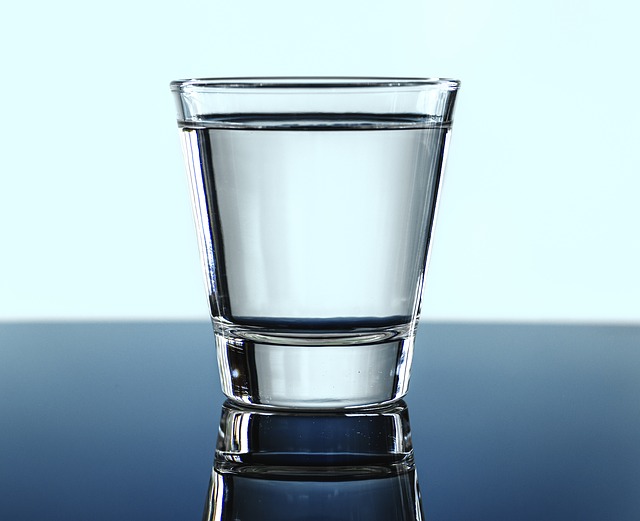 sklenice vody.jpg